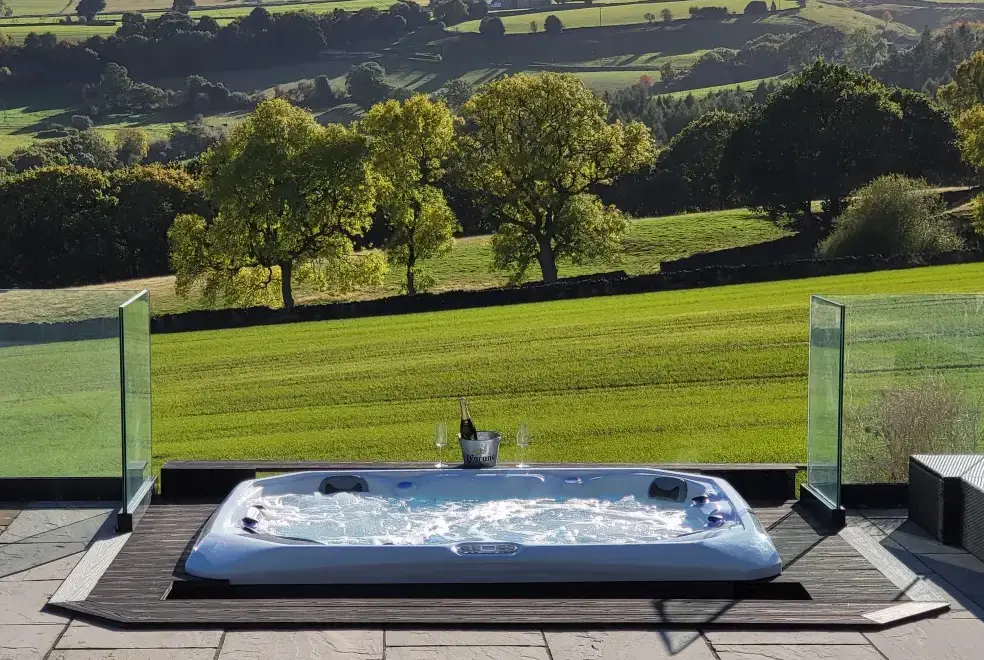 Private Hot Tub at Top Hill Farm Cottage