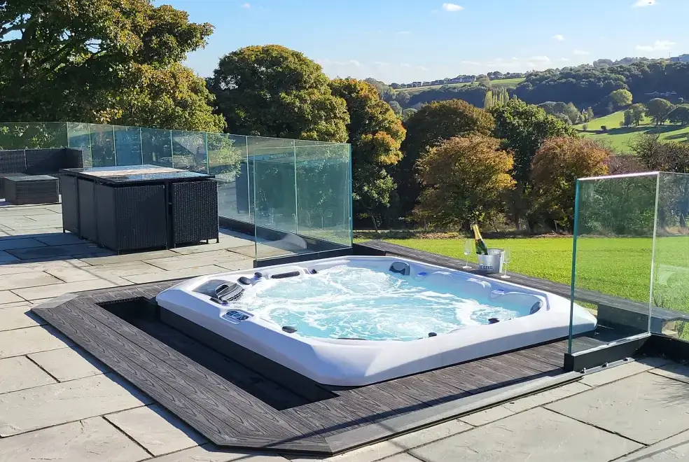 Private Hot Tub at Top Hill Farm Cottage