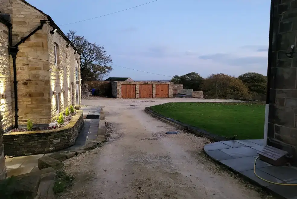 Top Hill Farm Cottage, from the outside