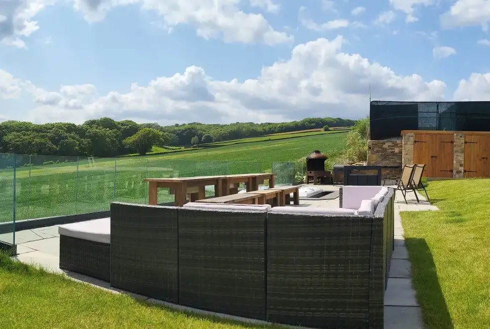 Decked area at Top Hill Farm Cottage