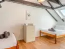 Twin bedroom at Trebrowen - thumbnail photo