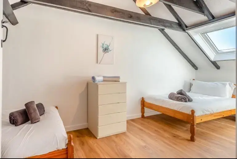 Twin bedroom at Trebrowen
