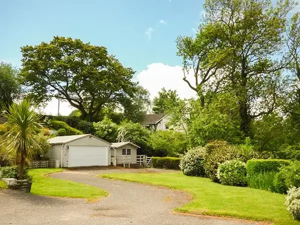 Treetops Rural Retreat, from the outside