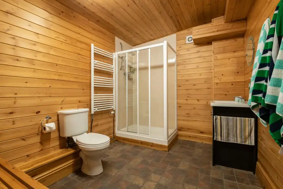 Shower room at Trevase Granary