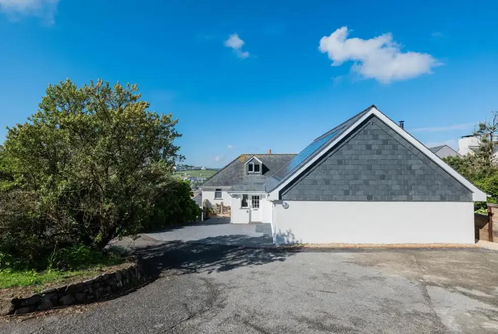 Treverden, from the outside