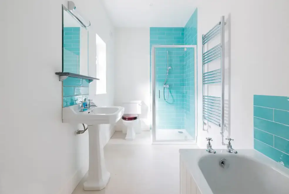 Family bathroom at Treverden