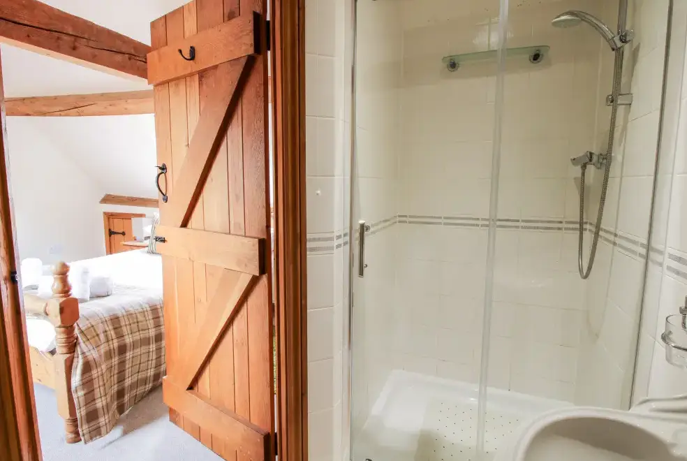 Ensuite bathroom at Trooper's Holiday Barn, Shropshire Hills AONB