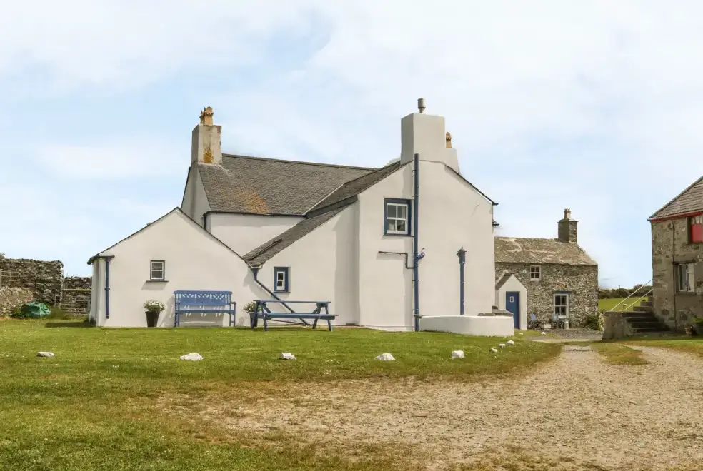 Ty Fferm Bodlasan, from the outside