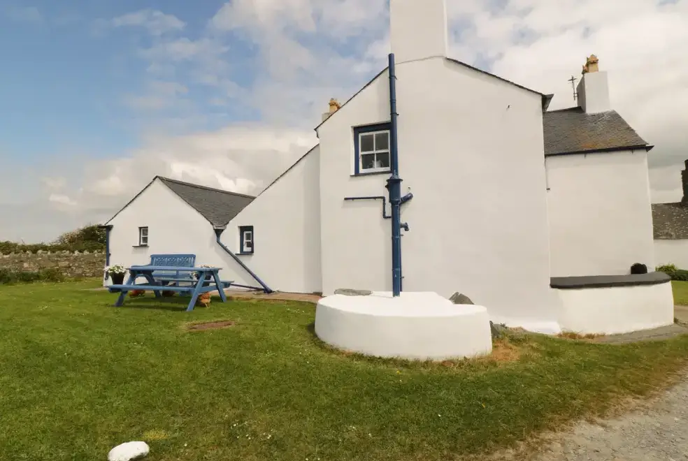 Ty Fferm Bodlasan, from the outside