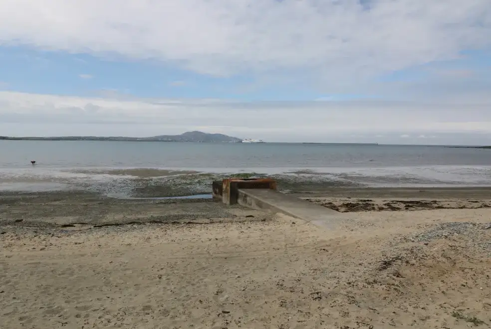 Coastal scenes near Ty Fferm Bodlasan