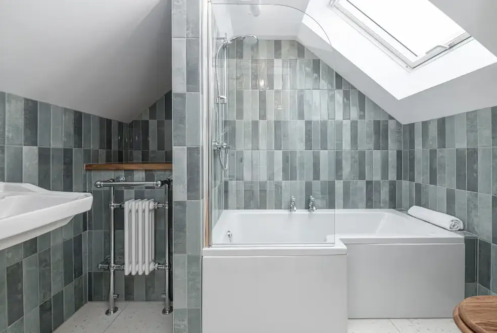 Family bathroom at Ty Glas Beach House