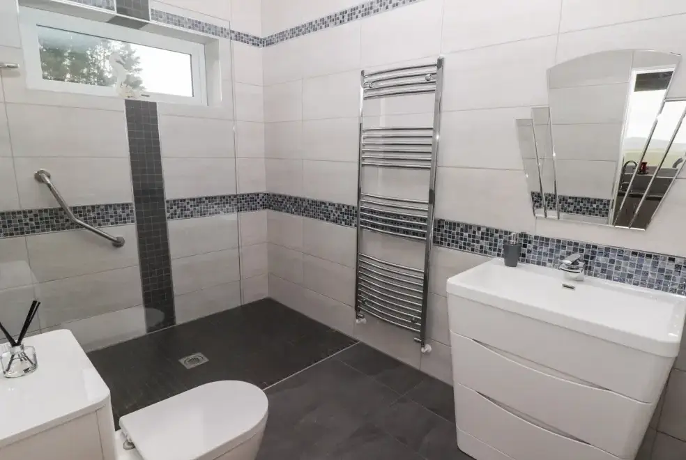 Shower room at Ty Marlyn