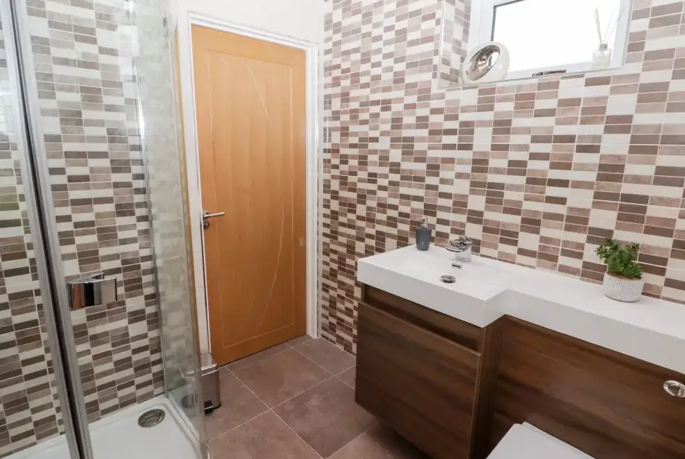 Shower room at Ty Marlyn