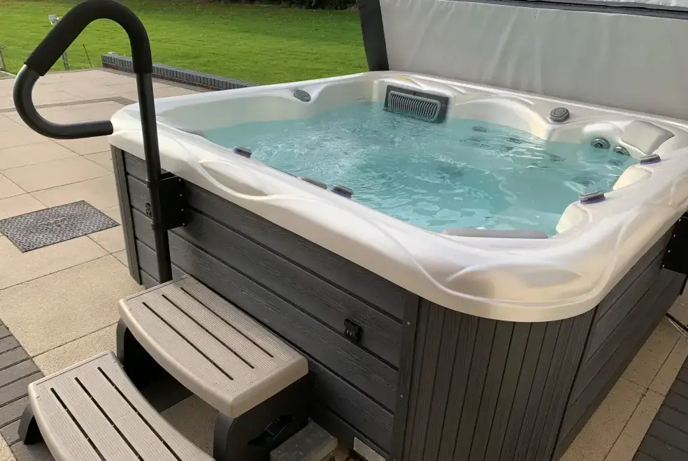 Private Hot Tub at Ty Marlyn
