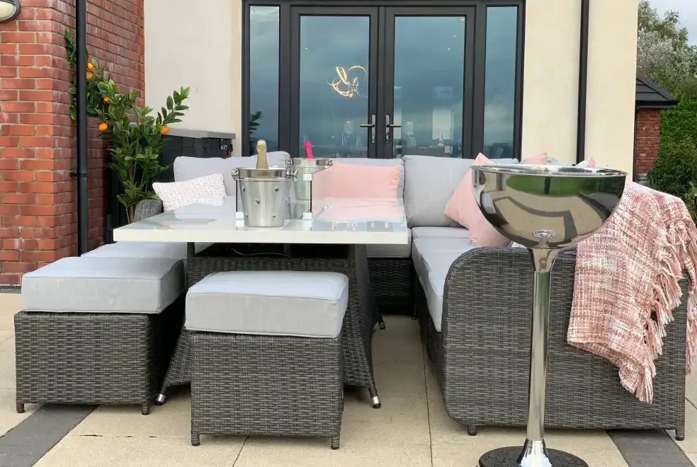 Patio area at Ty Marlyn