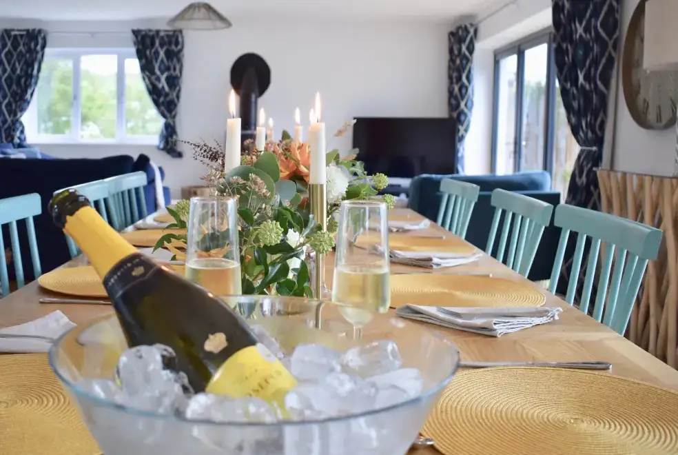 Dining room at Ty Ni