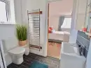 Ensuite bathroom at Ty Ni - thumbnail photo