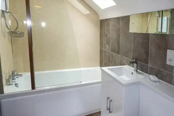 Family bathroom at Tyn Y Celyn Uchaf