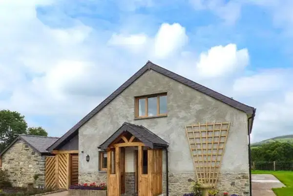 Tyn Y Celyn Uchaf, from the outside