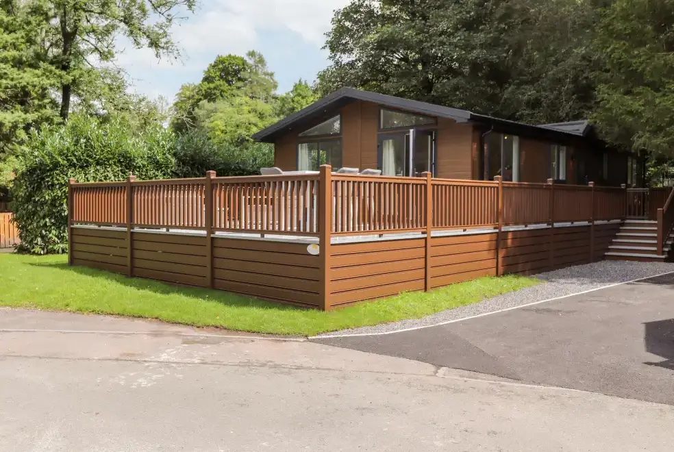 Unique Luxury Lodge, from the outside