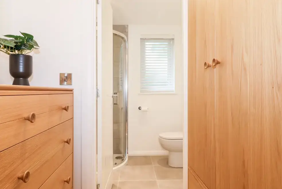 Ensuite bathroom at Unique Luxury Lodge