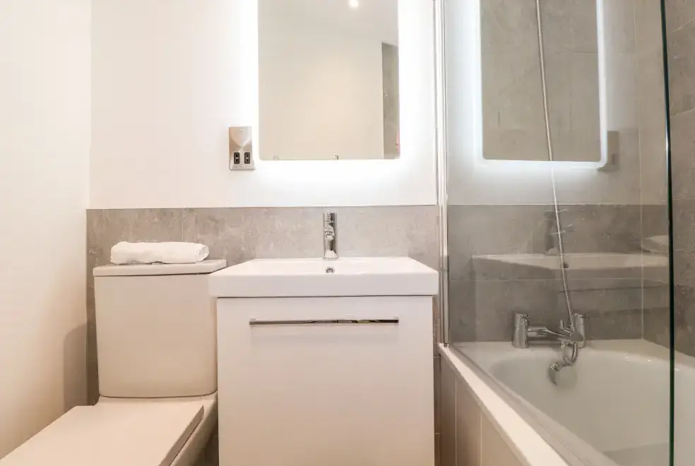 Family bathroom at Unique Luxury Lodge