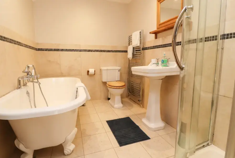 Family bathroom at Usherwoods Barn, Forest of Bowland