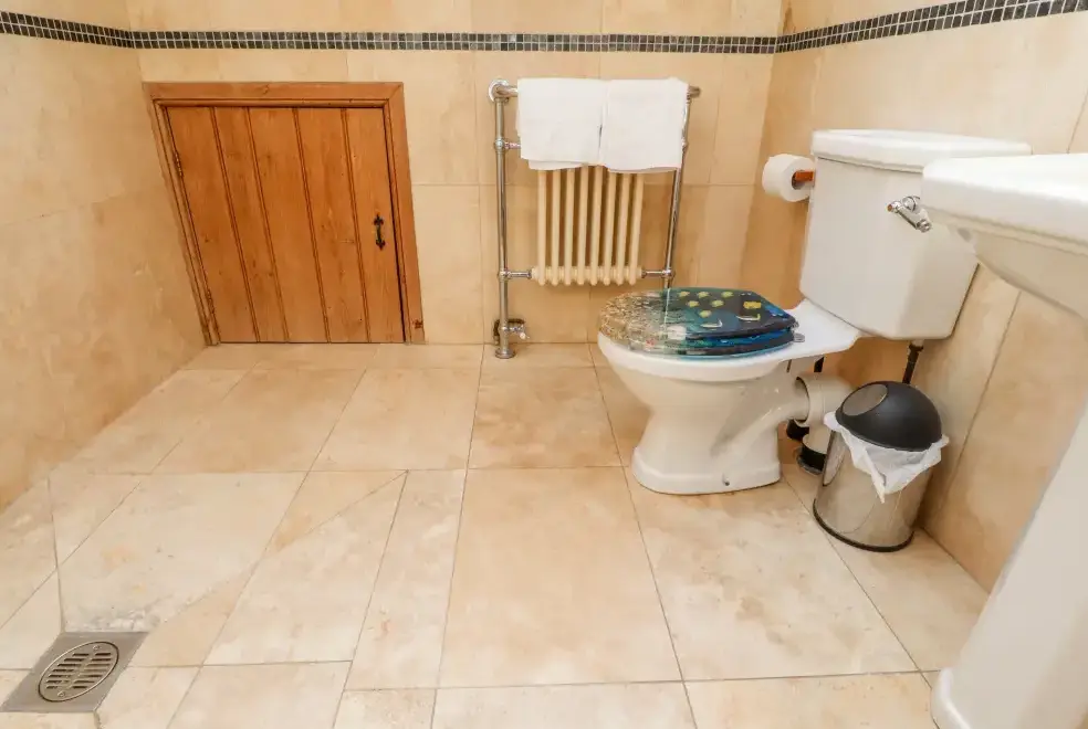 Loo at Usherwoods Dairy