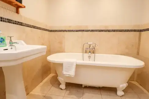 Family bathroom at Usherwoods Dairy, Lancashire