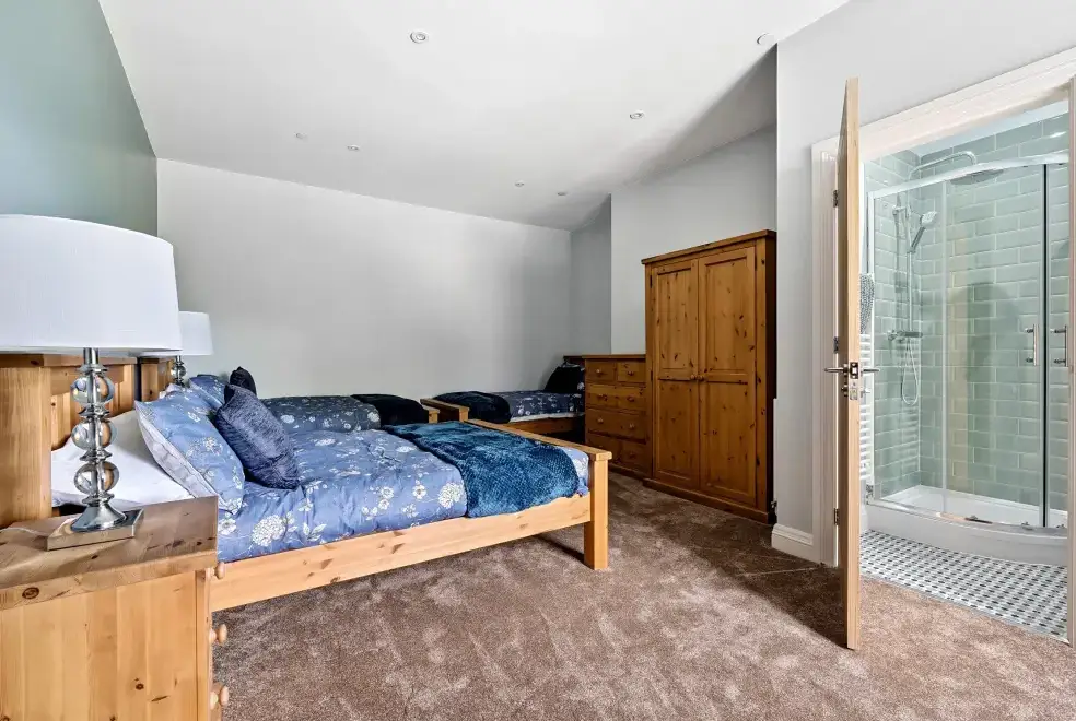 Bedroom at Valerian Lodge