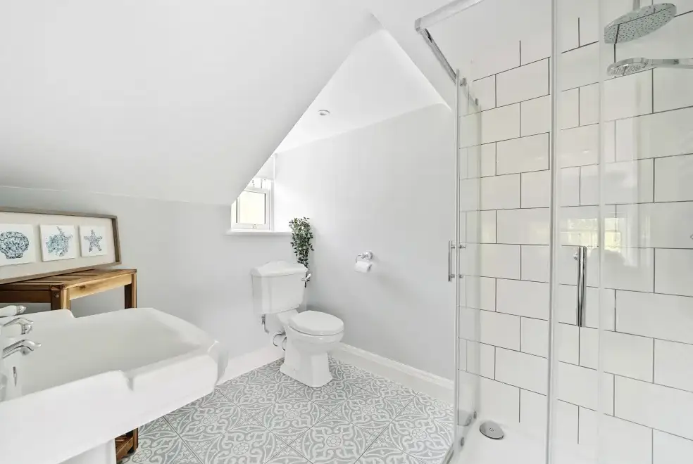 Shower room at Valerian Lodge