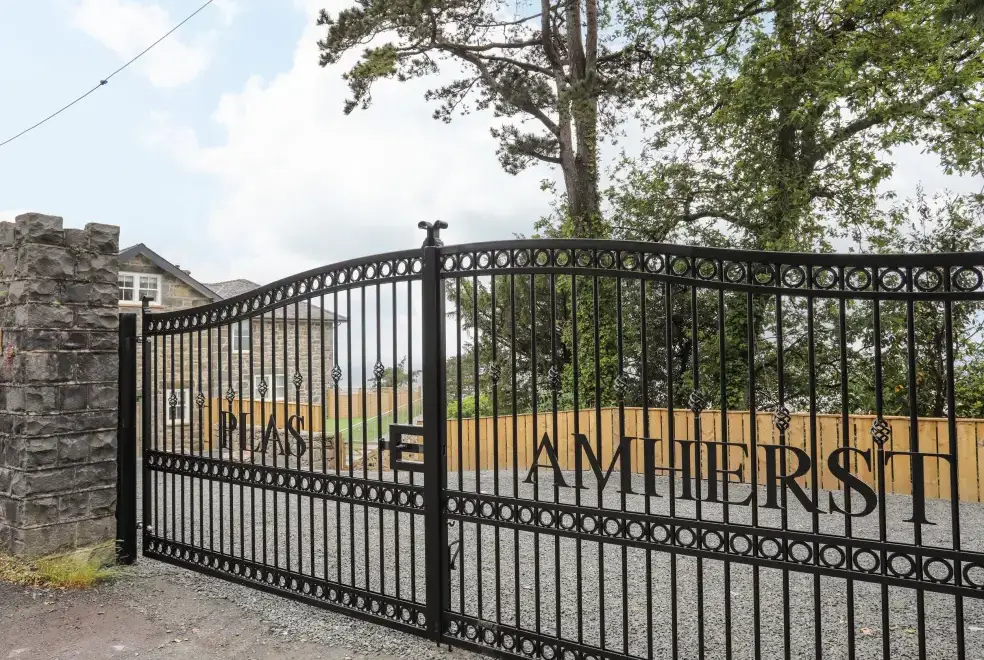 Valerian Lodge, from the outside