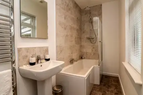 Family bathroom at Valley View, Devon