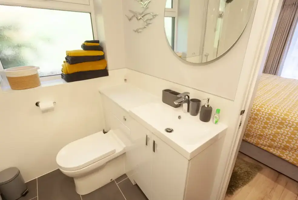 Ensuite bathroom at Views Galore