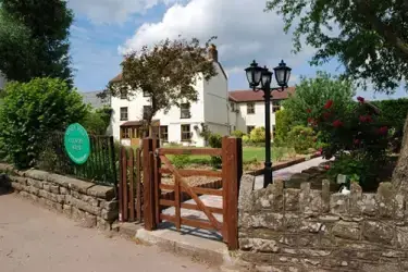 Gloucestershire  Cottages with open fire 