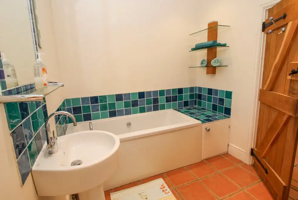 Family bathroom at Virginia Barn near Shrewsbury