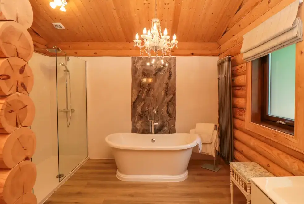 Ensuite bathroom at Wainstones Lodge 2