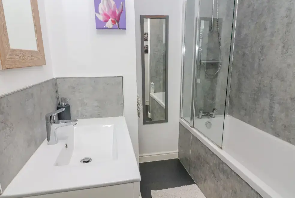 Family bathroom at Watershed Pet-Friendly Cottage, Yorkshire Dales National Park, 