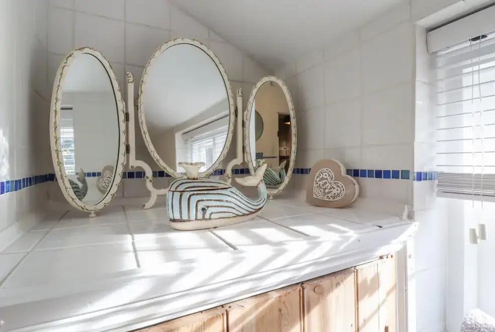 Ensuite bathroom at Wayside Cottage