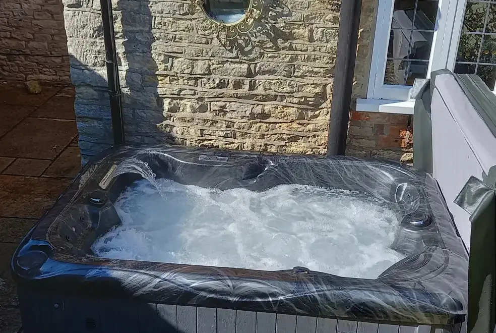 Private Hot Tub at Wayside Cottage