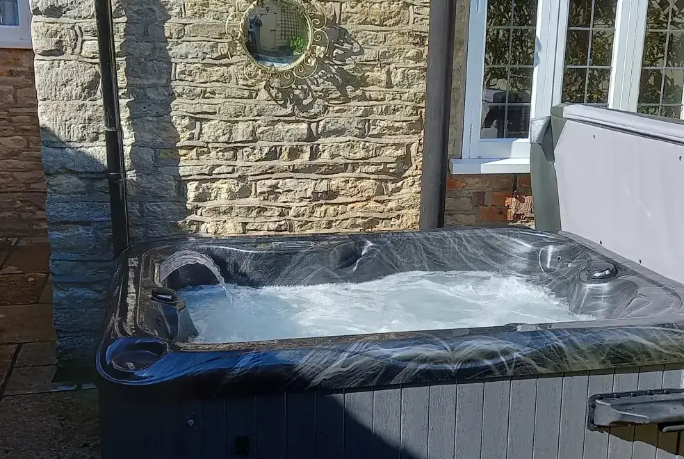 Private Hot Tub at Wayside Cottage