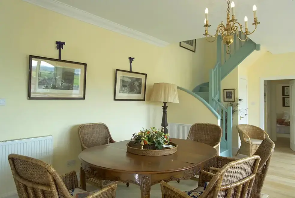 Dining room at Weiroch Lodge
