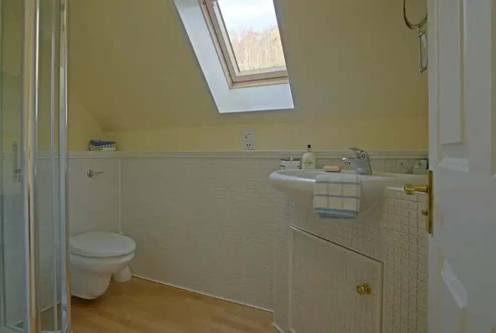 Shower room at Weiroch Lodge