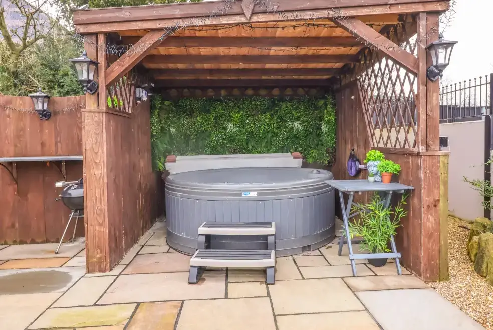 Private Hot Tub at Westfield Lodge