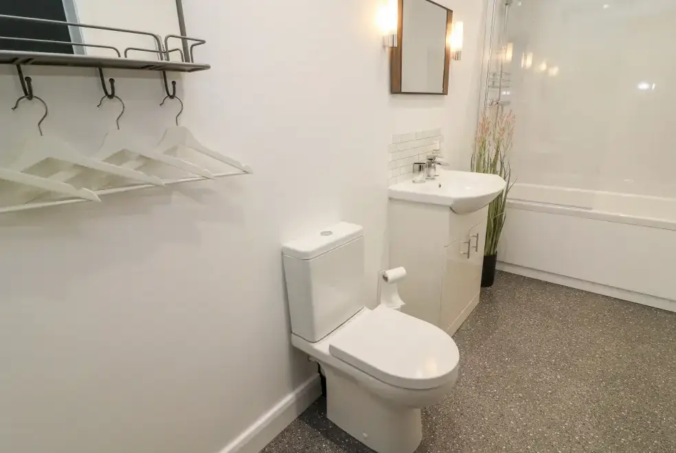 Loo at Whernside Lodge