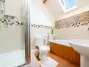 Family bathroom at Widgeon - thumbnail photo