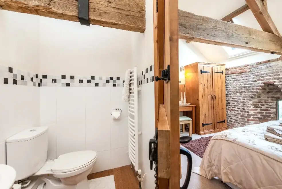 Ensuite bathroom at Widgeon