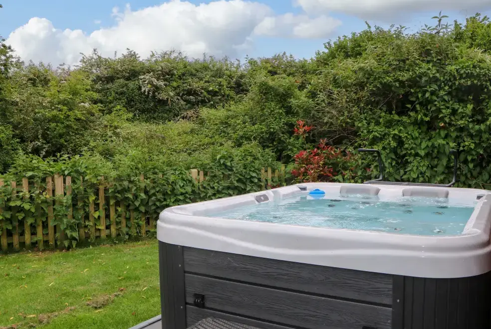 Private Hot Tub at Willow Pod
