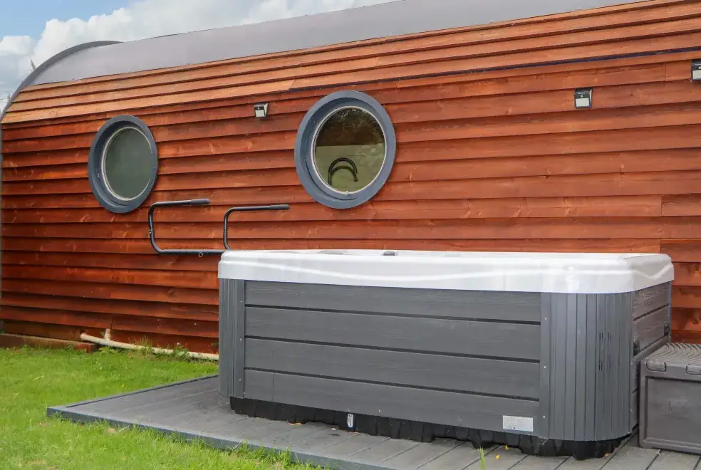 Private Hot Tub at Willow Pod