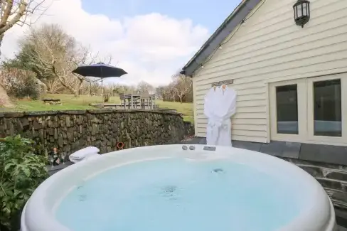 Private Hot Tub at Woodfield Coach House, Cornwall